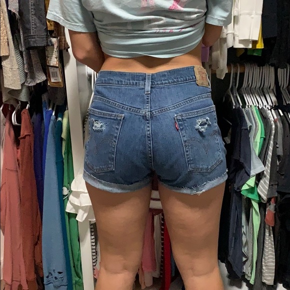 ♥️ Levi’s hand distressed mom jean shorts ♥️ - Picture 2 of 3